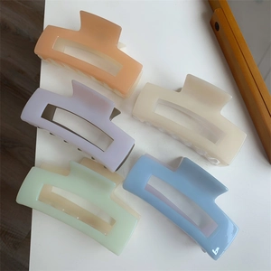 Set of 5 large macaron matte square hollow hair claws for women in pastel colors