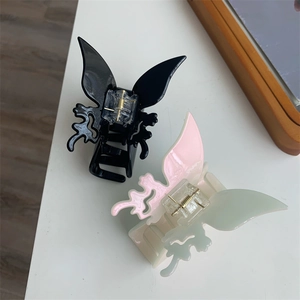 Pince à Cheveux Papillon Élégante pour Femmes Pince Crabe Nœud Ajouré Accessoires de Cheveux en Plastique pour Cheveux Épais