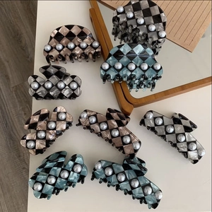 Vintage Acetate Checkerboard Hair Claw With Faux Artificial Pearls Geometric French Style Hair Clip For Women Daily Hair Accessories
