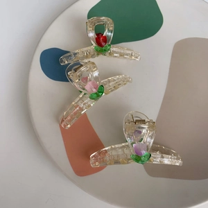 Dreiteiliges Set Acryl-Haarklammern mit Tulpenblüten in Rot, Rosa und Violett für Damen