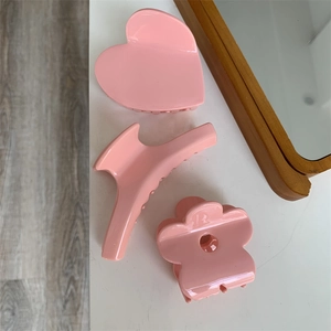 Set di mollette per capelli rosa con fiori e cuori in acetato lucido per donna