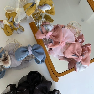 Pinces à cheveux élégantes avec n’ud floral en jaune moutarde, rose, bleu et noir