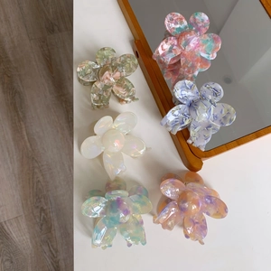 Acetate floral hair claws in six colors with elegant marble finish for women
