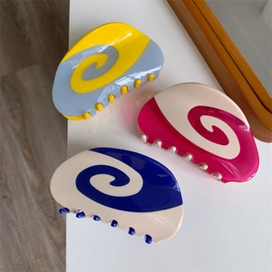 Niche Creative Contrast Color Spiral Acetate Hair Claw Clip For Women Elegant Nold Hair Shark Clip Hair Accessories