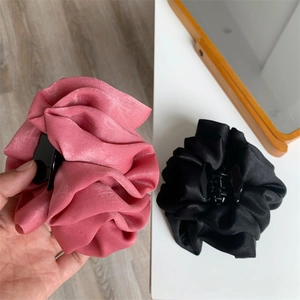 Pince à Cheveux Fleur en Tissu Satiné Fait Main Élégante Grande Rose 3D Plissée Accessoires de Coiffure pour Femmes Filles