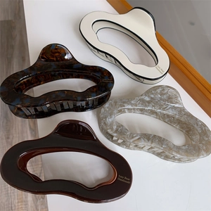 Elegant Acetate Large Hair Claw Clip Irregular Wave Geometric Hollow Out French Shark Clip For Thick Hair Women Vintage