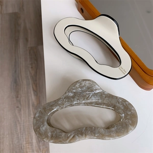 Irregular acetic acid hair claw clip set in creamy white and marble grey finishes