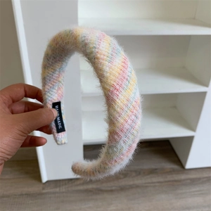 Serre-tête en mohair à rayures roses aux tons macarons avec étiquette faite à la main