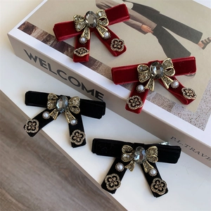 Elegant vintage velvet bow hair clip with luxury oval gemstone and pearls for women