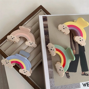 Lot de quatre pinces à cheveux arc-en-ciel avec design de nuages mignons sur bois