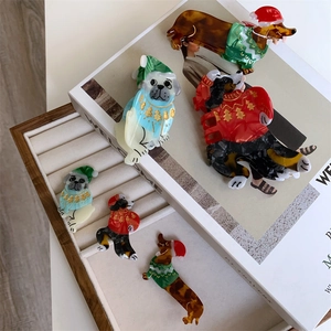 Cute Christmas dog hair claws in colorful acetate for festive styling and daily wear