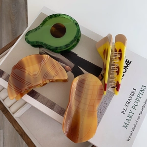 Détails des pinces à cheveux en acétate en forme d'avocat, croissant, pizza et cacahuète