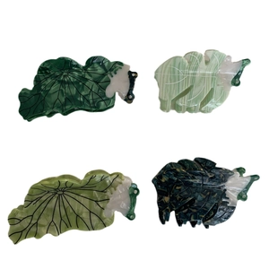Lot de quatre pinces à cheveux créatives en forme de feuilles de lotus et monstera