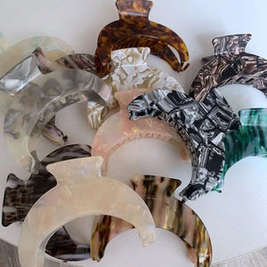 Elegant Crescent Moon Cellulose Acetate Hair Claw Clip Chic Marble Texture Large Shark Clip Fashionable Hair Accessories For Women