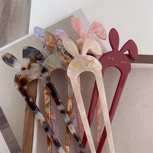 Elegante forcina per capelli a U in acetato con graziose orecchie di coniglio colorate