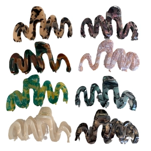 Set of 8 oversized acetate shark hair claws with retro wave pattern in mixed colors