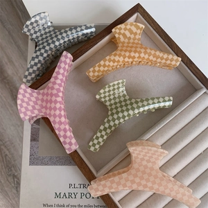 Pince à Cheveux Grande Motif Damier Élégante Pince Crabe en Plastique à Carreaux Pour Femmes Filles Accessoires Cheveux