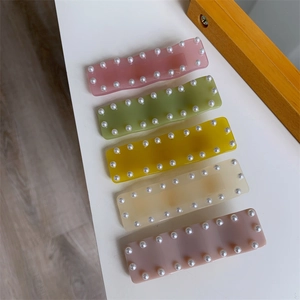 Lot de pinces à cheveux carrées en acrylique pastel avec bordure perlée pour femme
