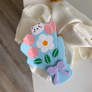 Pince à cheveux florale avec tulipes roses et nœud bleu pour coiffure élégante