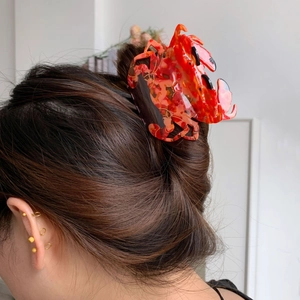 Pince à cheveux crabe créative en acétate orange marbré pour les cheveux épais