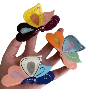 Bunte Haarklammern Schmetterling aus Acetat mit glitzernden Strasssteinen für Damen