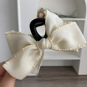 Pince à Cheveux Élégante Style Coréen avec Nœud en Tissu Blanc Grande Pince Requin en Résine pour Femme Accessoire de Coiffure