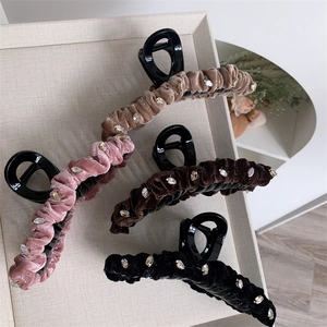 Élégante Pince à Cheveux en Velours Plissé Avec Strass Grande Pince Requin pour Cheveux Épais Accessoires de Coiffure Femme