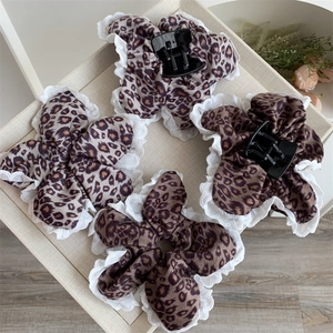 Vintage Leopard Print Hair Clip With White Lace Edge Fabric Wrapped Large Hair Claw Sweet Hair Accessories For Women