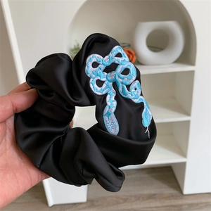 Elegant Satin Scrunchie With Snake Embroidery Vintage Fashion Large Elastic Hair Tie For Women Girls Stylish Hair Accessories
