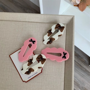 Lot de quatre pinces à cheveux style doux avec nœuds roses et oursons pour filles