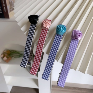 Lot de 4 barrettes à fleurs en satin et motif à carreaux avec pince en métal