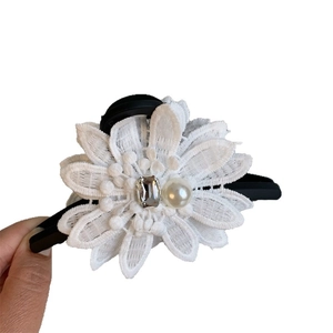Grande pince à cheveux fleur en dentelle blanche avec perle et cristal pour femmes