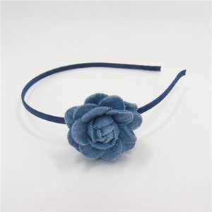 Elegante diadema de rosa de mezclilla azul para niñas con diseño floral hecho a mano