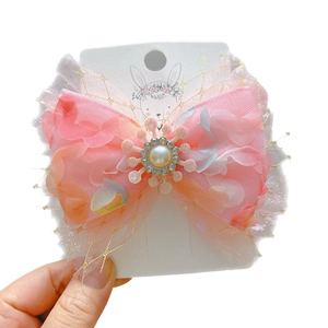 Rosa Spitzennetz 3D-Schmetterlings-Haarspange mit Perlen für Mädchen auf Karton