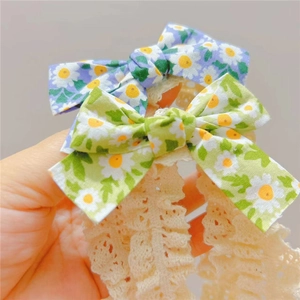 Détails de bandeaux à fleurs avec dentelle en vert menthe et lilas pour bébés