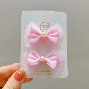 Barrettes nœuds en satin rose et dentelle pour filles avec perle sur carte