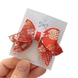 Fermaglio per capelli a fiocco rosso stile etnico con ricami floreali per bambine