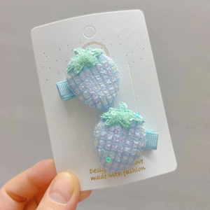 Lot de deux barrettes fraises à paillettes en tissu à carreaux bleu clair pour filles