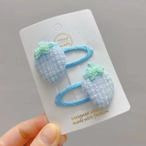 Détails de pinces à cheveux fraise à carreaux bleus avec paillettes et feuilles de dentelle