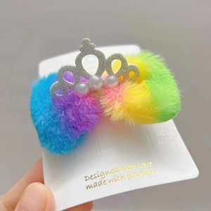 Fermaglio per capelli arcobaleno in peluche con corona glitterata e perle per bambine