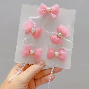 Rosa Mesh-Haarschleifen mit Perlen auf Displaykarte für Mädchen Haarschmuck