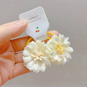 Lot de deux élastiques à cheveux en forme de marguerite blanche pour filles