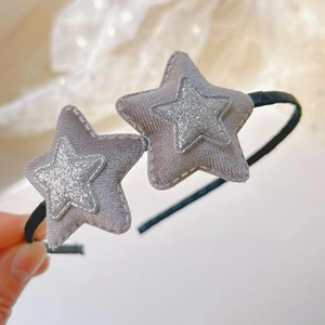 Cerchietto per bambini con stelle di velluto grigio e paillettes argentate luccicanti