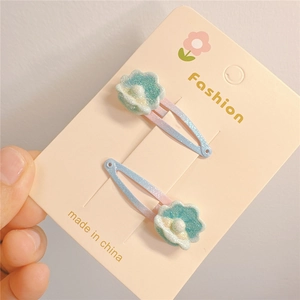 Set di due fermagli per capelli a conchiglia glitterata con perle per bambine