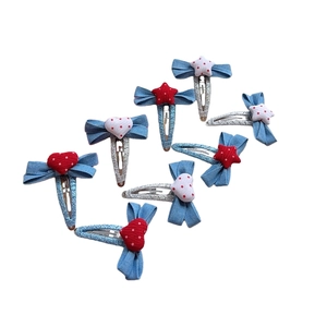 Set de barrettes à cheveux avec nœuds en jean et motifs à pois rouges et argentés