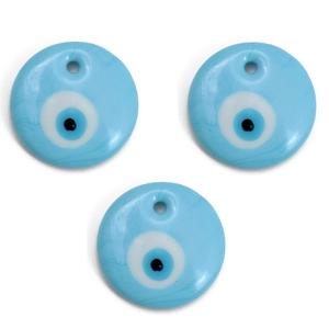 Drie blauwe evil eye hars hangers met boorgaten voor DIY sieraden maken