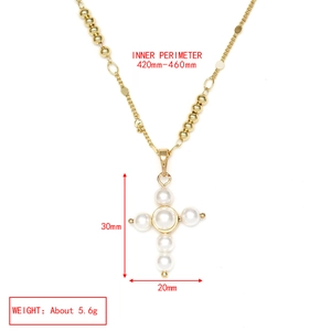 Détails du collier croix dorée avec perles affichant les dimensions et le poids précis