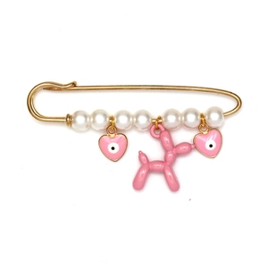 Détail de la broche épingle dorée avec perles et breloque chien ballon rose