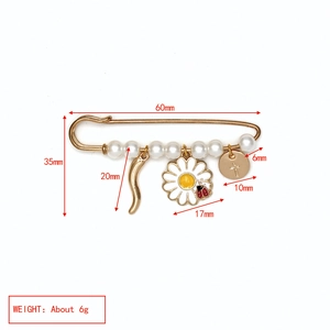 Spécifications de taille pour la broche épingle dorée avec breloques et perles