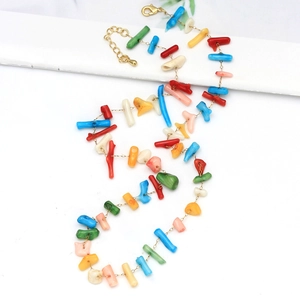 Collier de Perles en Pierre Naturelle Multicolore Bohème pour Femme Chaîne Plaquée Or Bijoux de Mode Ethnique pour Vacances d'Été